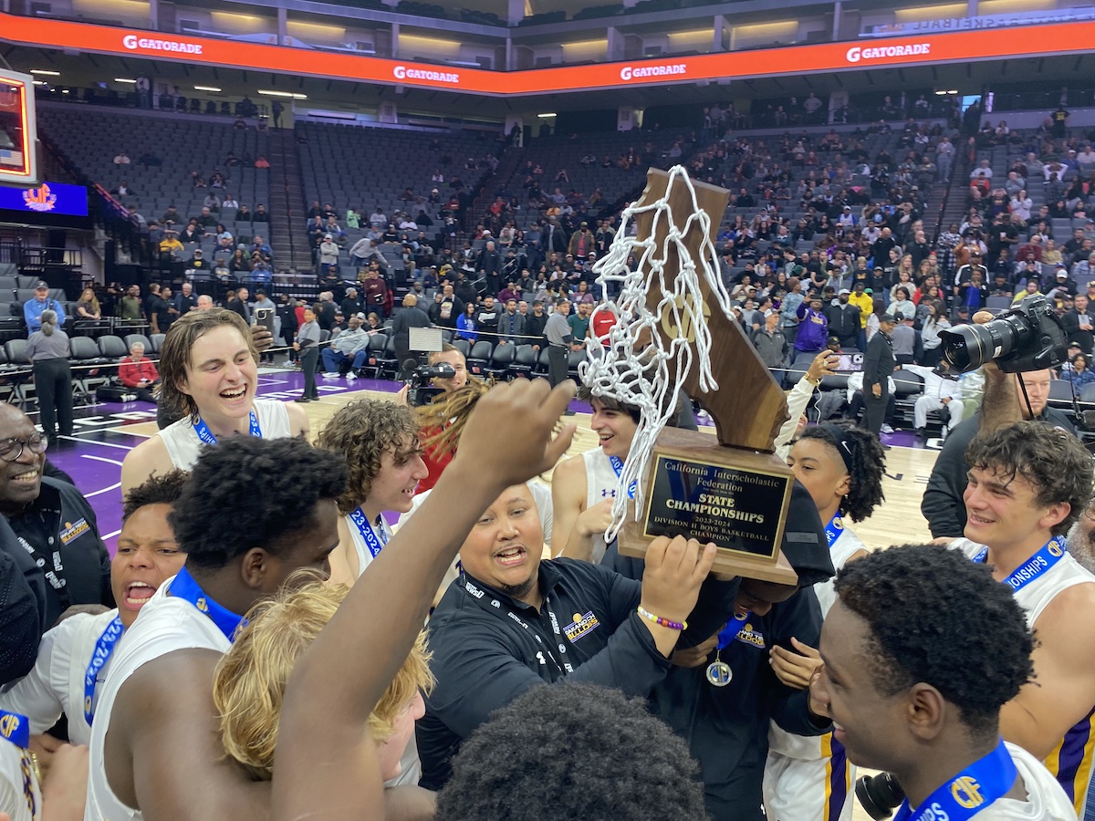 2 Oakland basketball teams win state titles for second year in a row